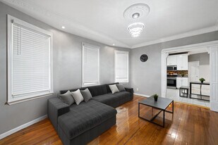 18 W 40th St in Bayonne, NJ - Building Photo