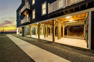 803 Avenue K in Galveston, TX - Foto de edificio - Building Photo