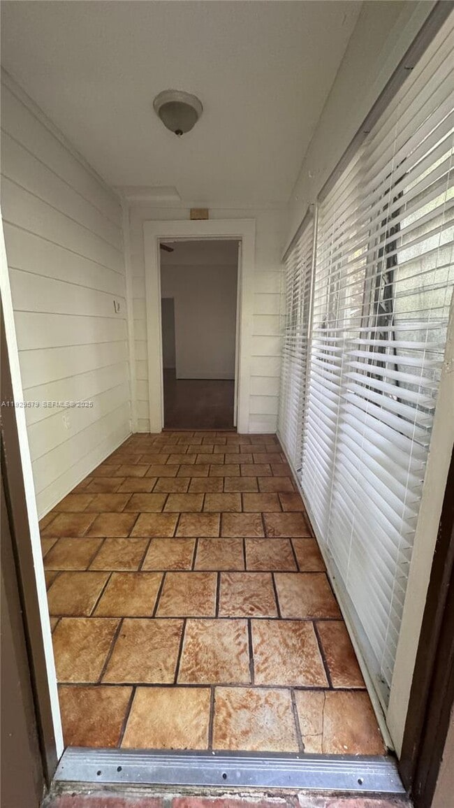 2430 SW 25th Ter in Miami, FL - Building Photo - Building Photo