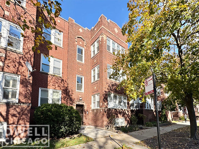 3256 W Wilson Ave, Unit 2 in Chicago, IL - Building Photo - Building Photo