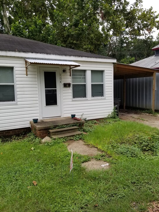 104 Mildred St in Lafayette, LA - Foto de edificio