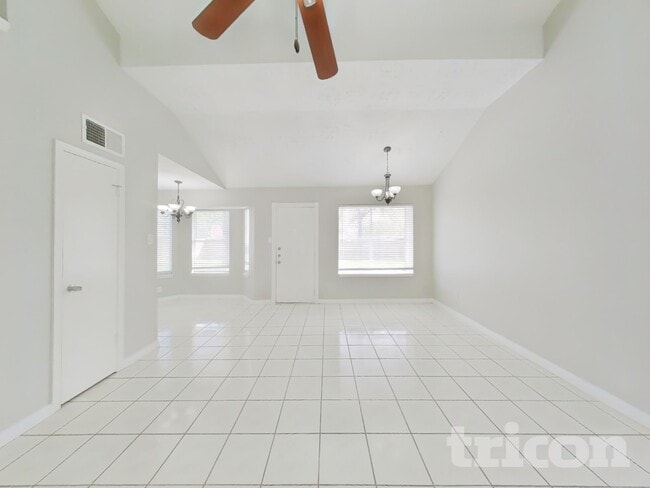 19910 Faye Oaks Dr in Humble, TX - Building Photo - Building Photo