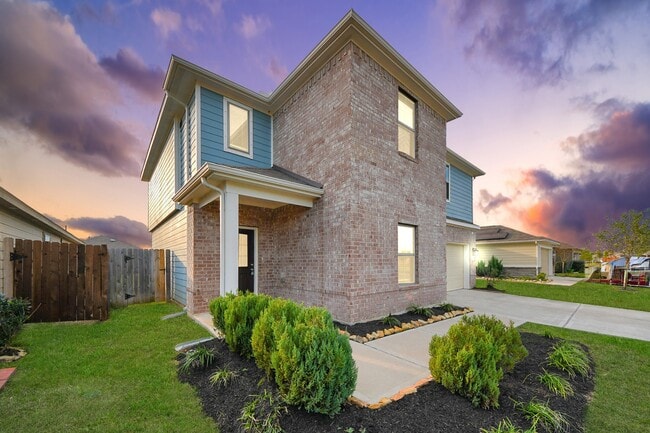 2511 Shining Spur Ct in Alvin, TX - Building Photo - Building Photo