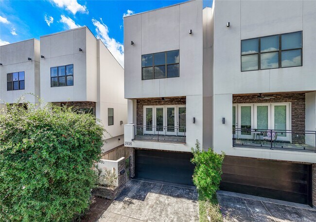 property at 1808 Ridgewood St