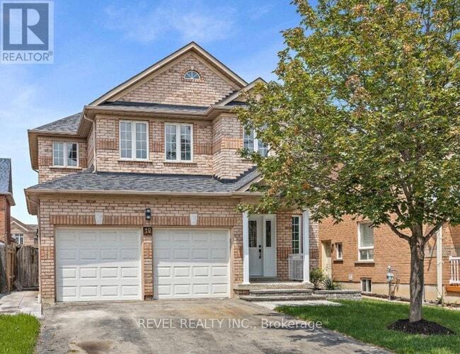 property at 19 Masters Green Crescent