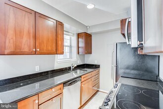 2844 S Wakefield St in Arlington, VA - Building Photo - Building Photo