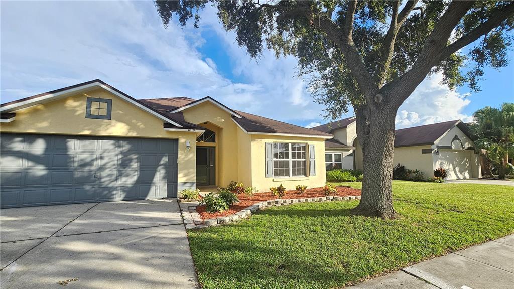 1610 Bondurant Way in Brandon, FL - Building Photo