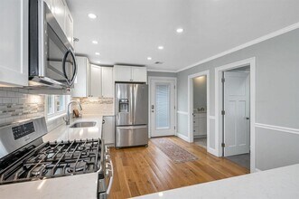 352 Portsmouth Ave in Seabrook, NH - Foto de edificio - Building Photo