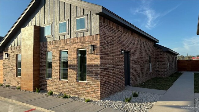 10 Hidden Hls St in Mission, TX - Building Photo - Building Photo