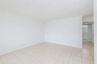 3500 Jackson St, Unit 104 in Hollywood, FL - Foto de edificio - Building Photo