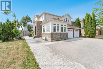 2 Vanessa Dr in Orillia, ON - Building Photo - Building Photo