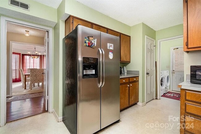 2027 Killarney Pl in Charlotte, NC - Building Photo - Building Photo