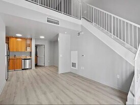 25 S Third St in San Jose, CA - Building Photo