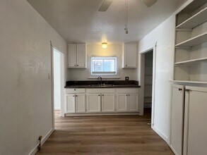 720 N Guadalupe Ave in Redondo Beach, CA - Building Photo - Building Photo