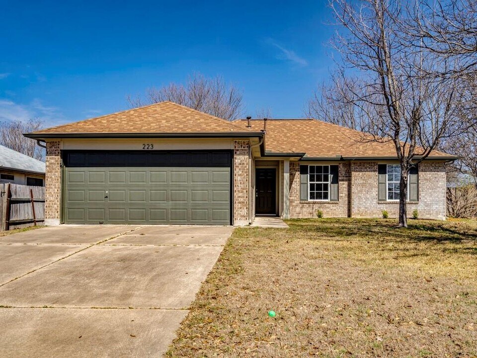 223 Evergreen Cir in Georgetown, TX - Building Photo