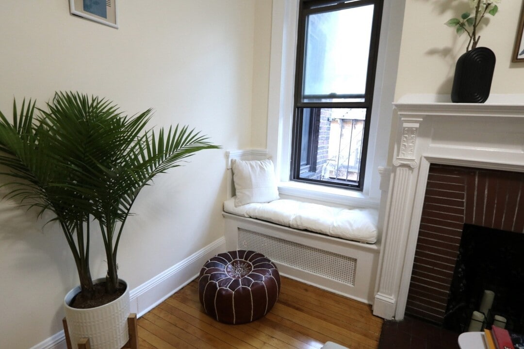 1269 Commonwealth Ave, Unit 5 in Boston, MA - Building Photo