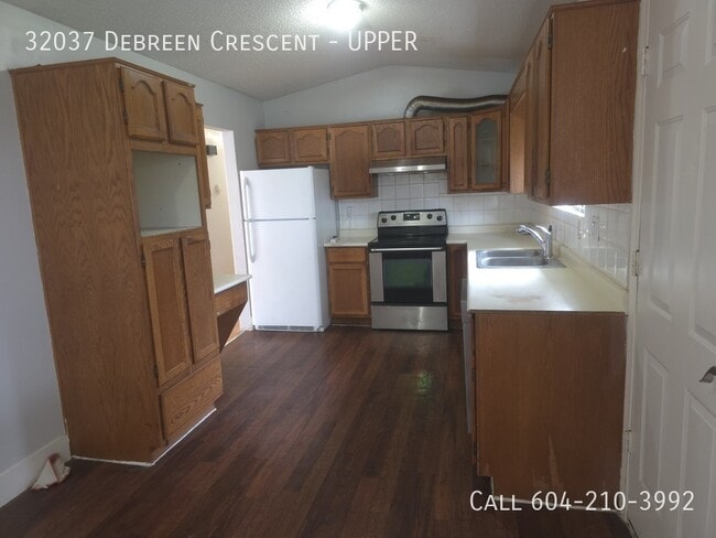 32037 Debreen Crescent in Abbotsford, BC - Building Photo - Building Photo