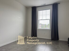 1896 Heath Dr in Eugene, OR - Building Photo - Building Photo