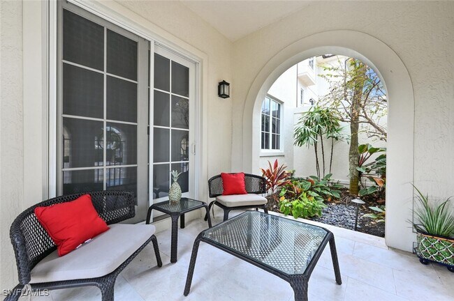 425 5th St S in Naples, FL - Building Photo - Building Photo