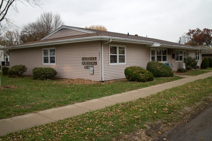 302 Reynolds St in Fairfax, IA - Building Photo