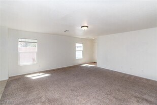 8200 Calico Wind St in Las Vegas, NV - Building Photo