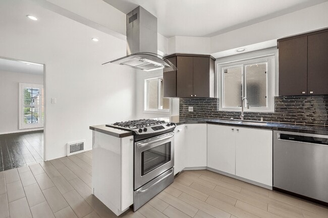 7930 W 4th St, Unit 7930 in Los Angeles, CA - Foto de edificio - Building Photo