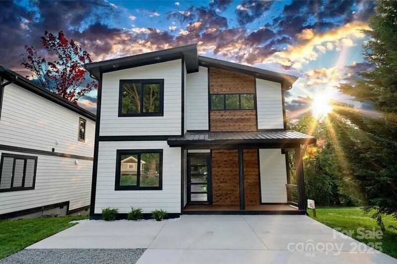 29 Robin St in Asheville, NC - Building Photo
