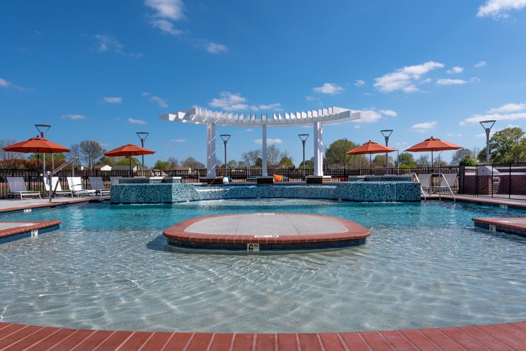 Infinity at Centerville Crossing Apartments in Virginia Beach, VA