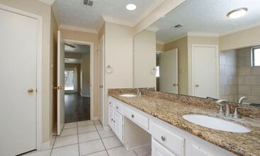 21306 Park Run Dr in Katy, TX - Building Photo - Building Photo