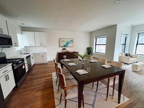 652 W Gordon Ter, Unit 1E in Chicago, IL - Foto de edificio - Building Photo