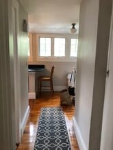 31 Abbott Rd, Unit Carriage House in Wellesley, MA - Building Photo - Building Photo