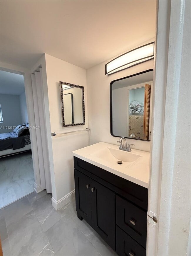 6020 NW 64th Ave in Tamarac, FL - Building Photo - Building Photo