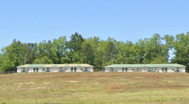 40 AL-130 in Louisville, AL - Foto de edificio - Building Photo