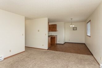 Danbury Apartment Community in Fargo, ND - Building Photo - Interior Photo