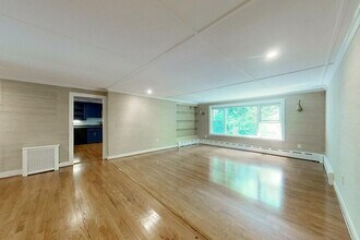 4 Harrison Ln in Newport, RI - Foto de edificio - Building Photo