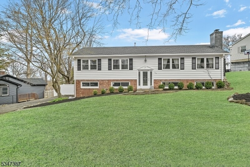 104 Summit Rd in Sparta, NJ - Building Photo