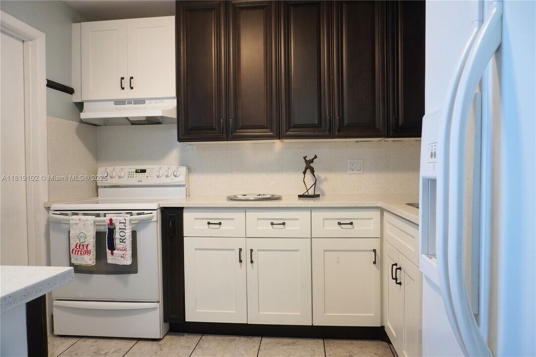 4140 NW 44th Ave in Lauderdale Lakes, FL - Building Photo