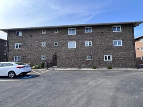 9032 W 140th St in Orland Park, IL - Building Photo - Building Photo