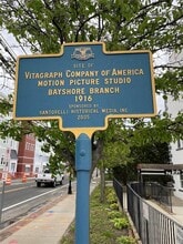 94 4th Ave in Bay Shore, NY - Building Photo - Building Photo