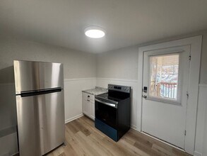 16 Avon St in Manchester, NH - Building Photo - Building Photo