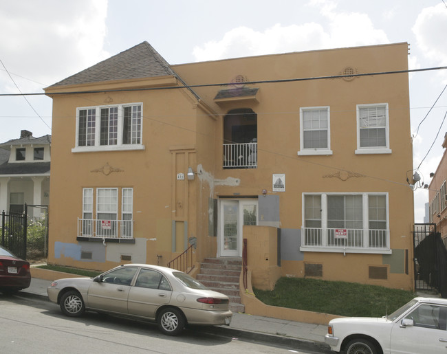 Grand View Apartments in Los Angeles, CA - Building Photo - Building Photo