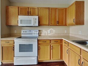 8046 Canterbury Lake Blvd in Tampa, FL - Building Photo - Building Photo