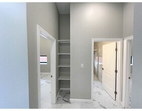 225 Essex St-Unit -4-2 in Lawrence, MA - Building Photo - Building Photo