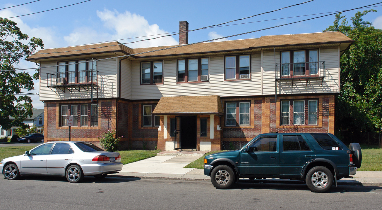 45 Church St in Patchogue, NY - Building Photo