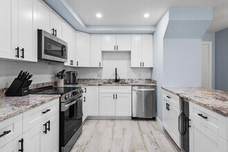 1206 S Lake Dr in Lantana, FL - Building Photo - Building Photo