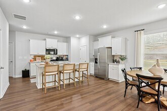 ABODE Magnolia Bluff in Flowery Branch, GA - Building Photo - Building Photo