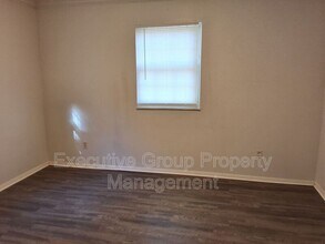 1090 Evelyn Dr in Radcliff, KY - Building Photo - Building Photo