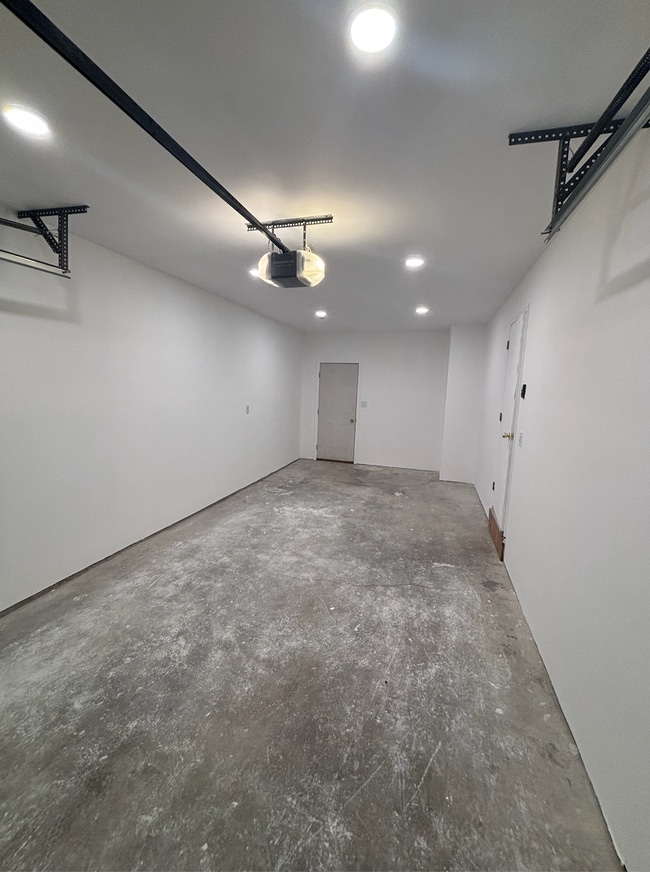 2009 Quail Hollow Dr in Reading, PA - Foto de edificio - Building Photo