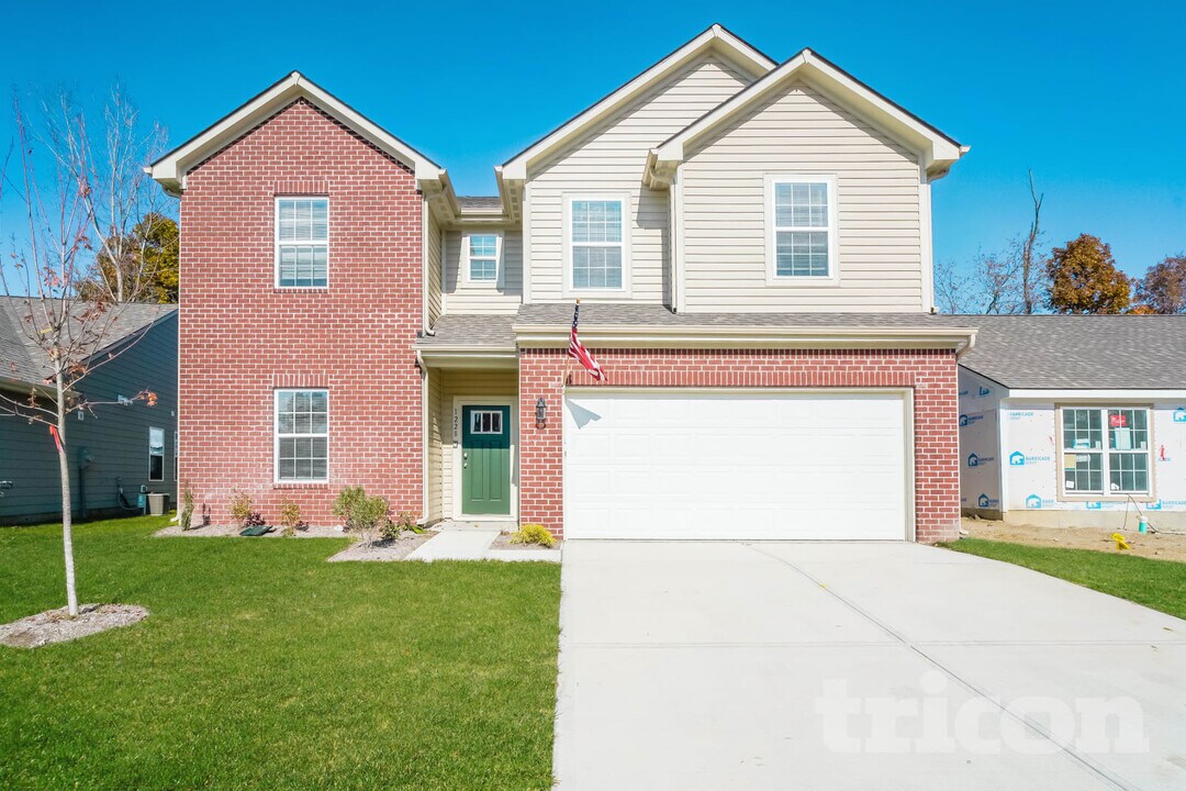 1228 Saticoy Ct in Franklin, IN - Building Photo