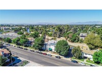 Sherman Apartments in Sherman Oaks, CA - Foto de edificio - Building Photo